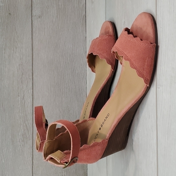 Lucky Brand Womens Jebelle Ankle Suede Strap Wedge Sandals shoes sz 9.5M - Picture 2 of 13